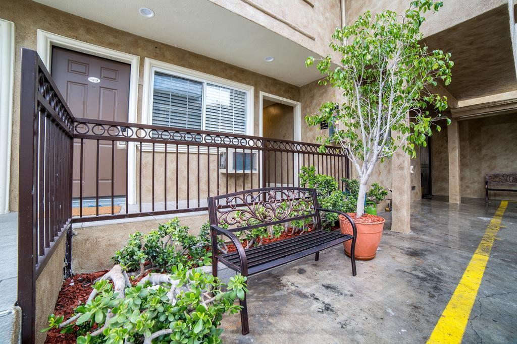 Nite Inn At Universal City - Walking Distance To Universal Studios Hollywood Лос-Анджелес Екстер'єр фото